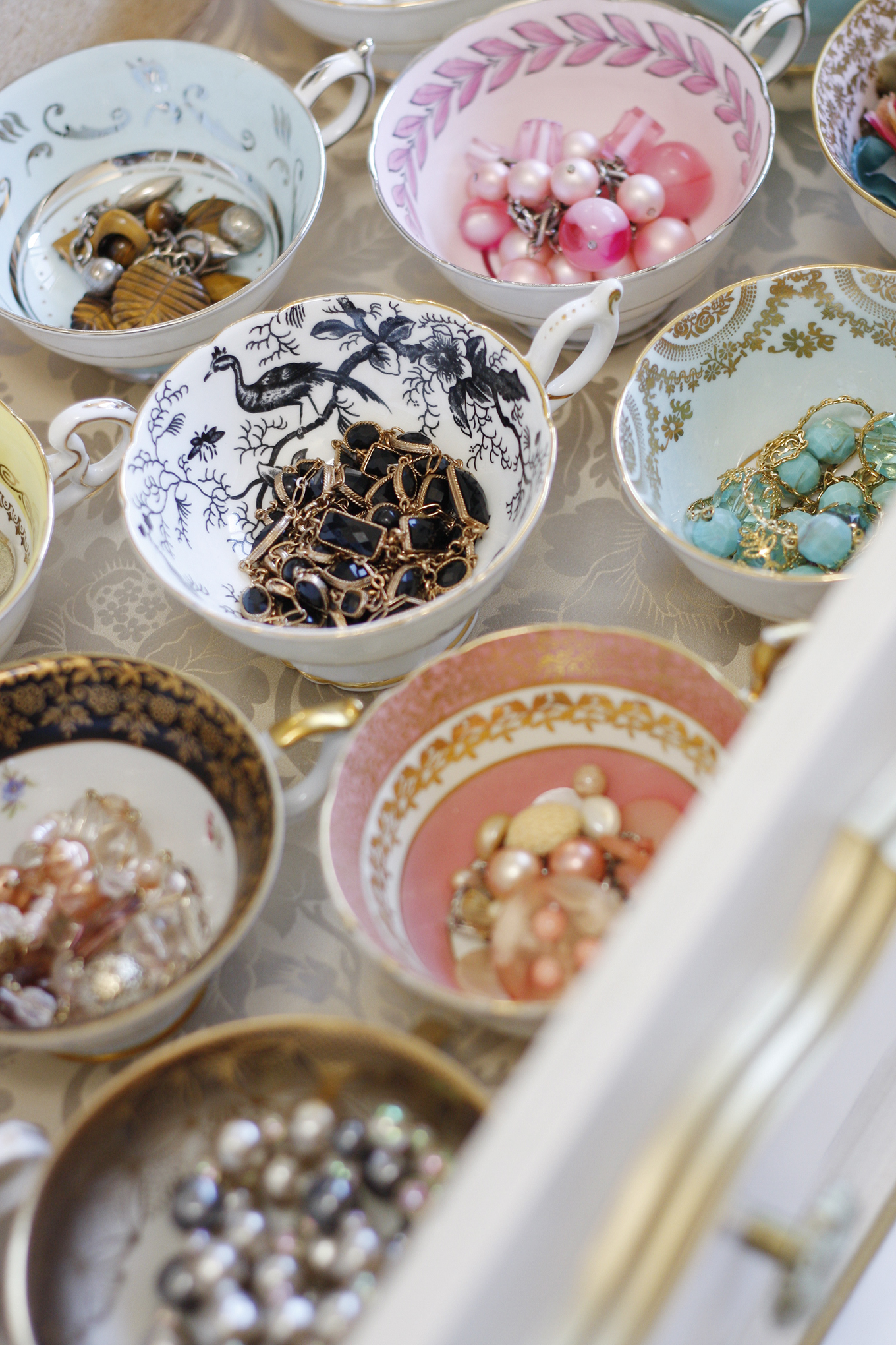 vintage tea cup organize jewelry